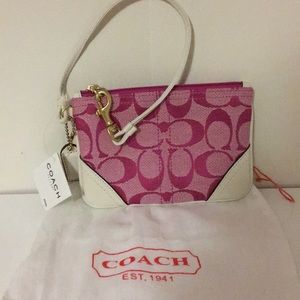 COACH Small Wristlet